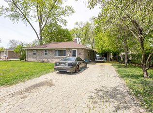 211 Tee Rd, Carpentersville, IL 60110