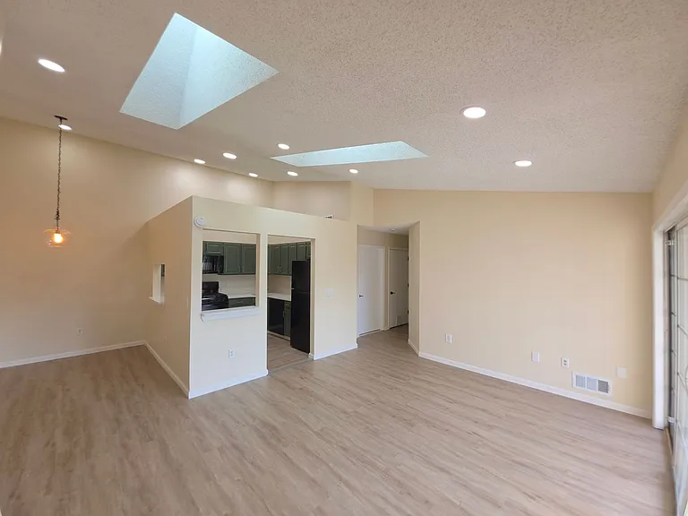 12 Amberly Ct — Photo 11