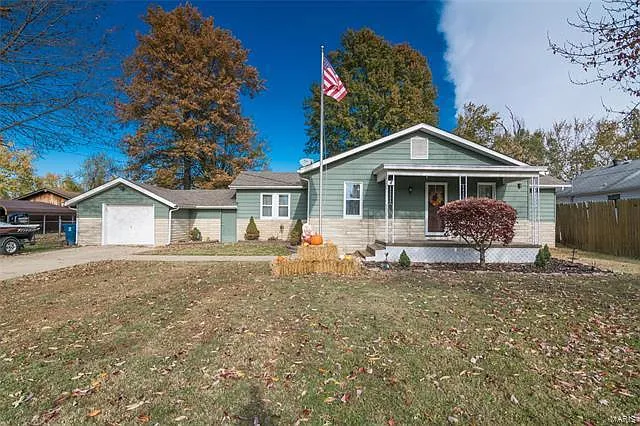 5220 Lakeview Dr photo 1
