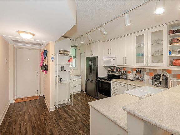 2nd image of 5300 NE 24 Terrace #512