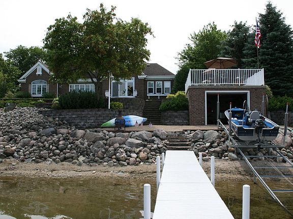 3rd image of 650 S Shore Dr