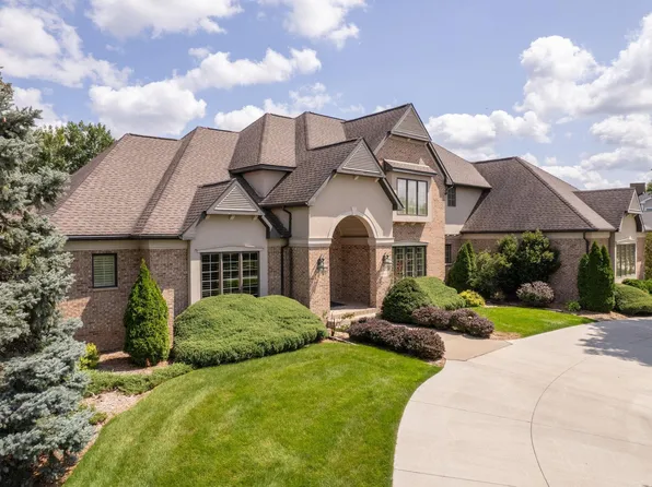 1722 Partridge Ln, Waterloo, IA 50701