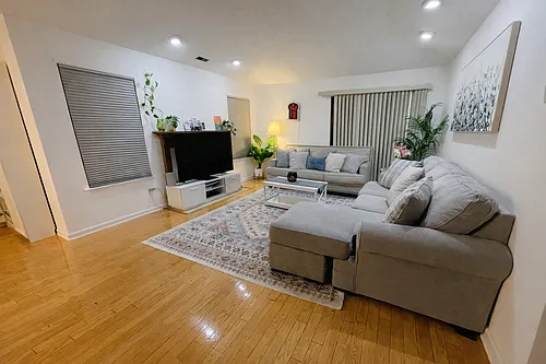 25 Carriage Pl Photo 1