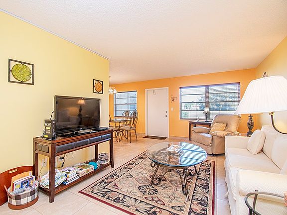 4th image of 55 Woodland Dr APT 105