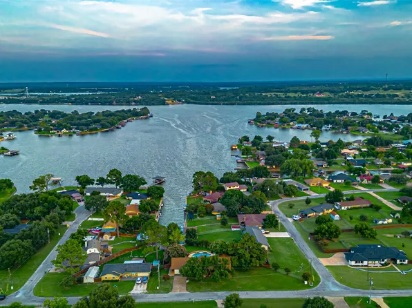 3713 Indian Creek Trl, Granbury, TX 76049