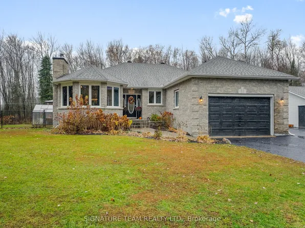 165 Sufian Rd, Laurentian Valley, ON K8A 6W6