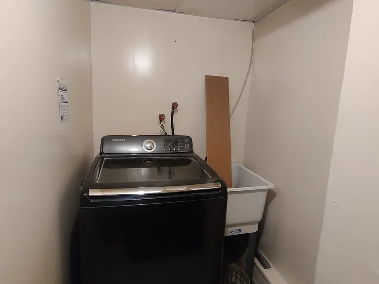 56 Snowball Cres #BASEMENT — Photo 12