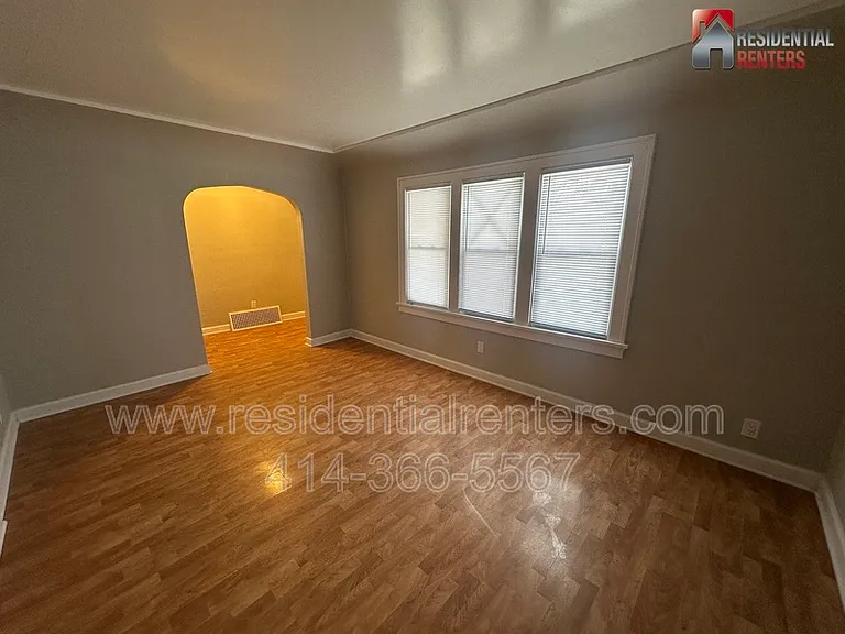 223 W Keefe Ave — Photo 7