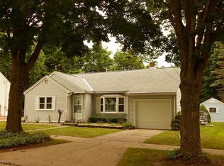 738 6th Ave, Lake Odessa, MI