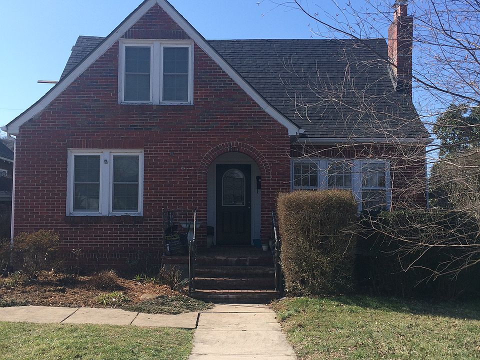 1st image of 215 Daytona Pl
