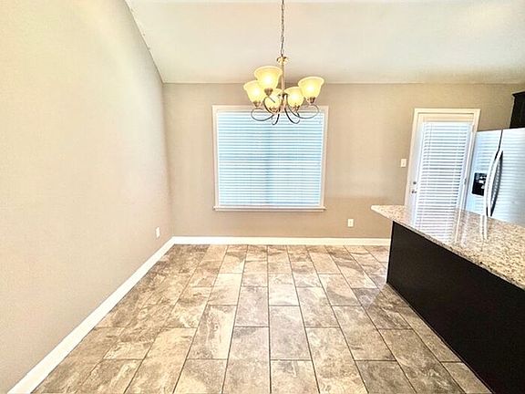 4th image of 8580 Courtly Cir N
