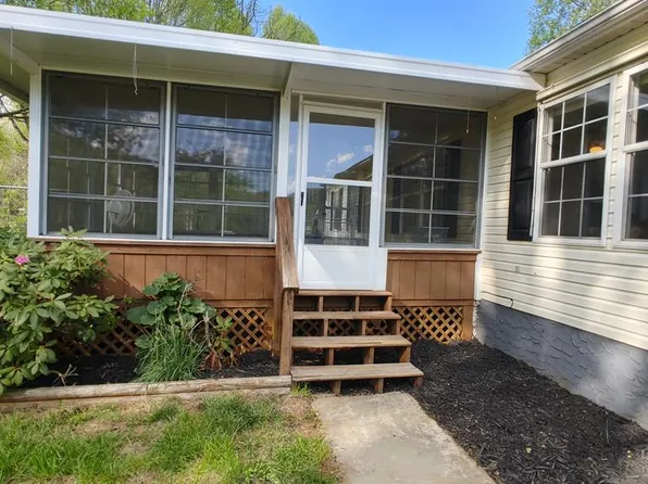 90 Promise Ct, Sylva, NC 28779