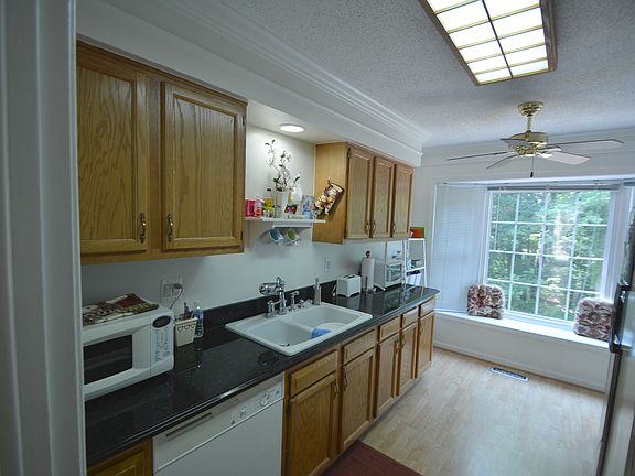 4th image of 3093 Tecumseh Ct