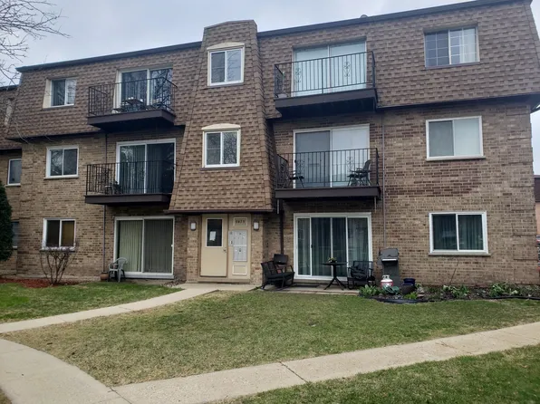 9475 Bay Colony Dr APT 3N, Des Plaines, IL 60016