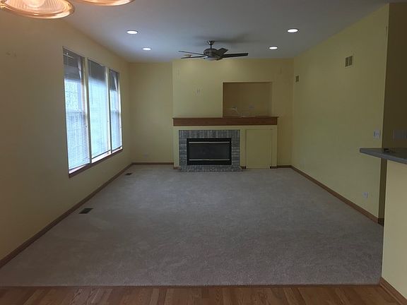 2nd image of 550 N Prairie Ln