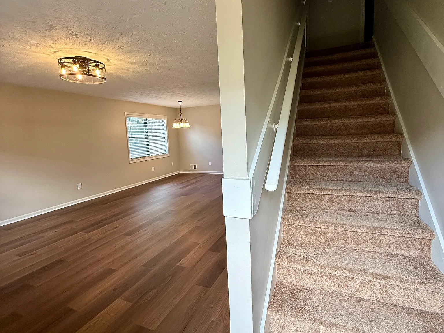300 Stacia Dr — Photo 3