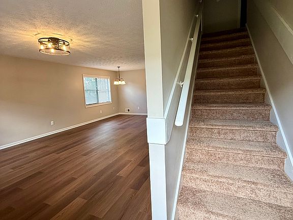 3rd image of 300 Stacia Dr