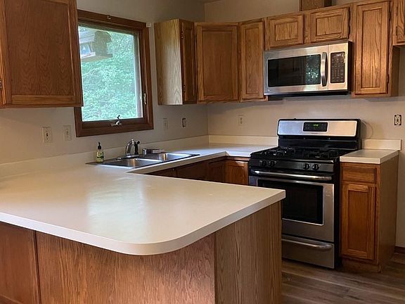 spacious kitchen w/pantry closet