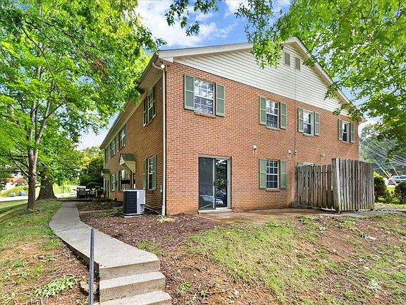 4th image of 452 Marlington St #452