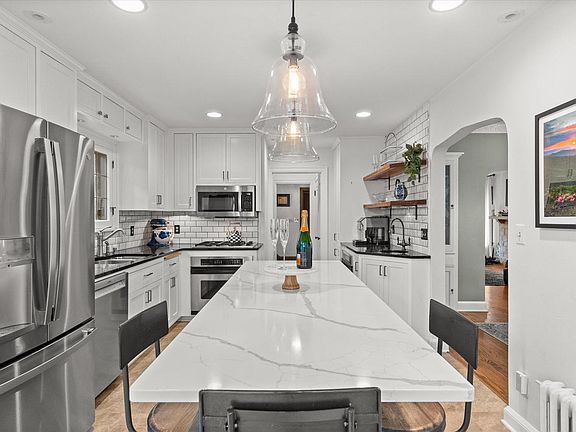4th image of 4314 N Ardmore AVENUE