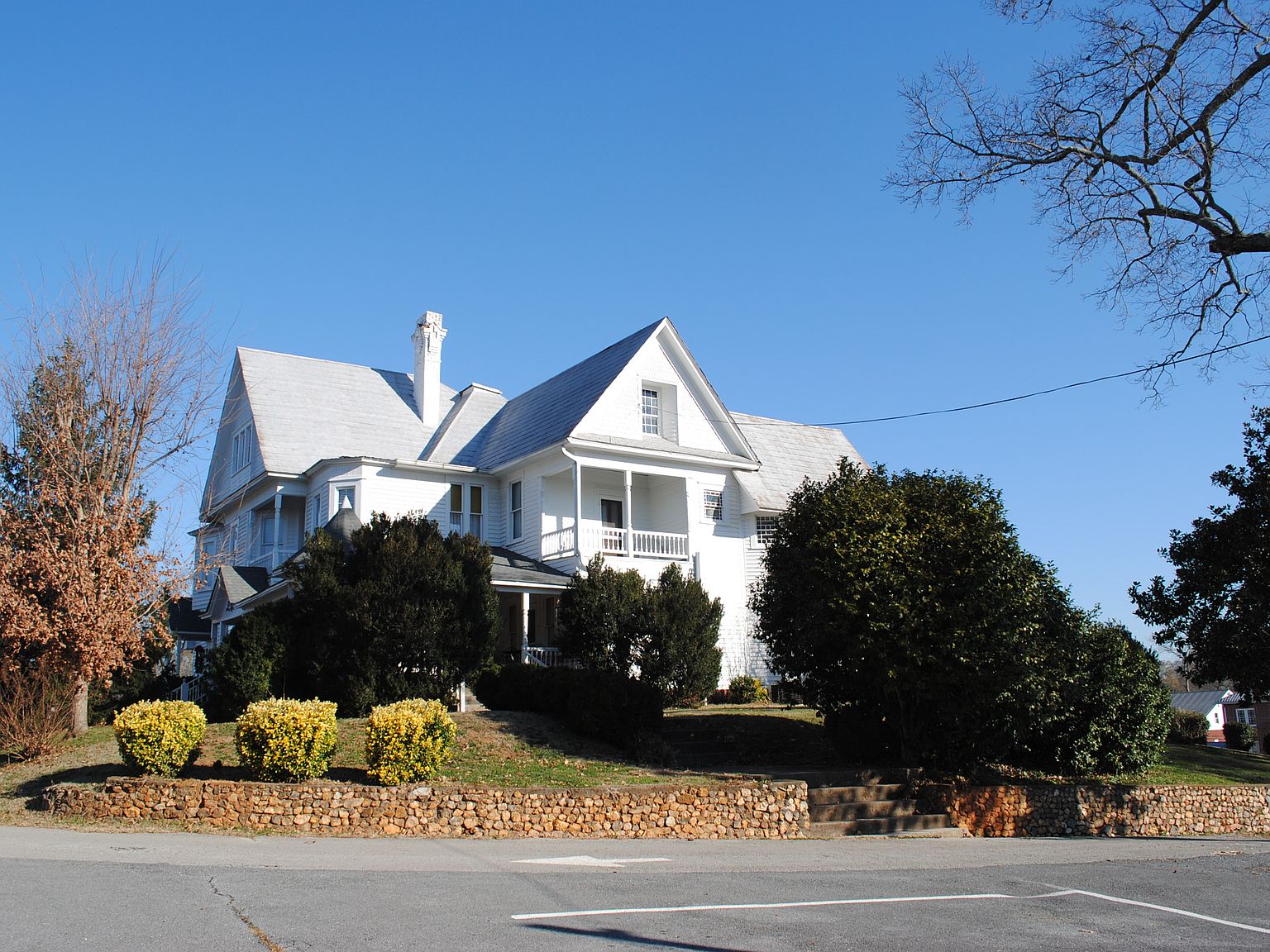 115 S Main St Adairsville Ga 30103 Zillow