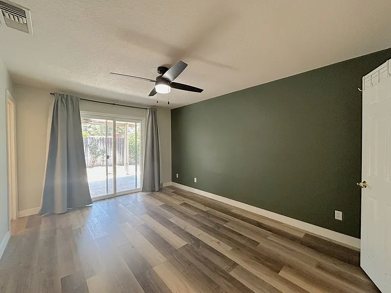 20 Ford St — Photo 14