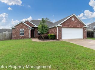 530 Dogwood St, Centerton, AR 72719