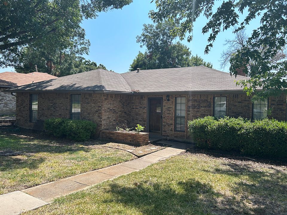 1st image of 722 Maple Glen Dr