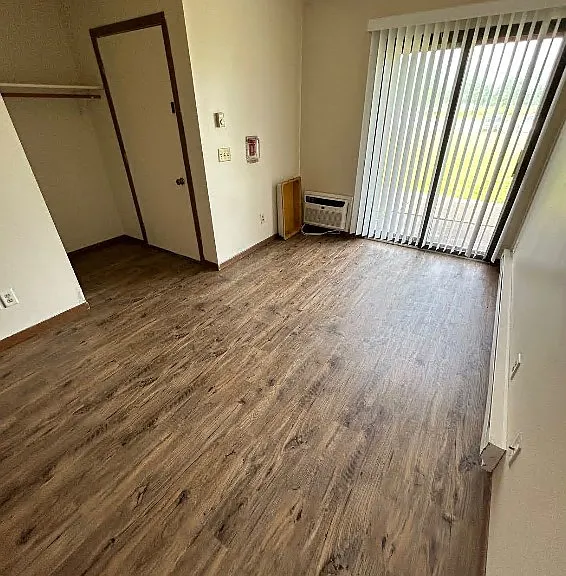 370 E Birch Ave — Photo 3