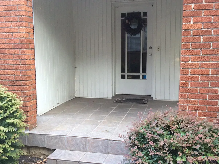 241 Cherokee Rd — Photo 2