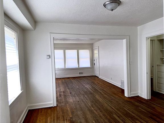 5th image of 3803 Mersington Ave