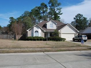 3844 Chaumont Cir, Ocean Springs, MS 39564
