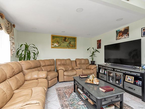 3rd image of 15 Hudson Avenue