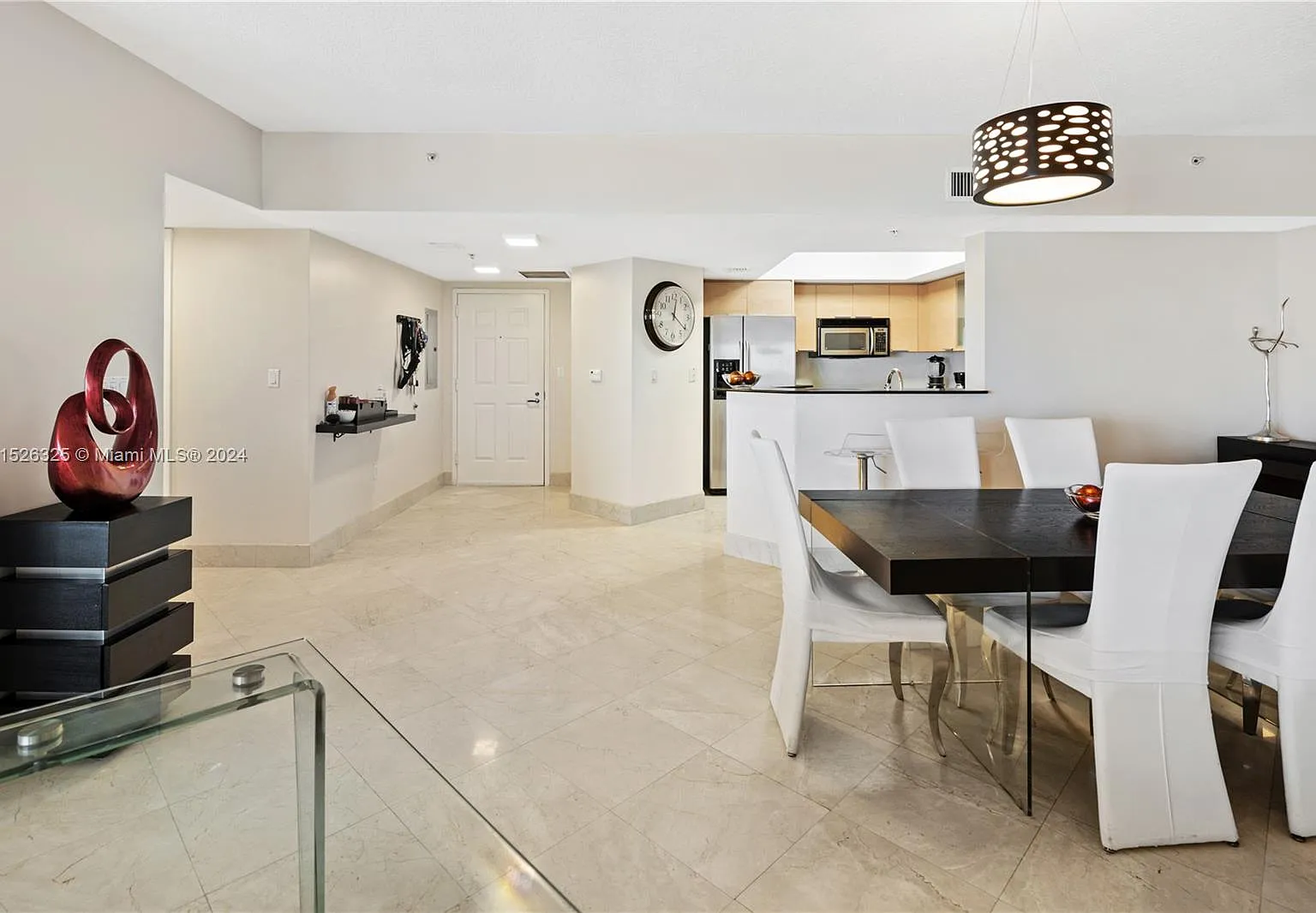 3 bed, 2.5 bath, 1715 sqft, $5,250 — Photo 3