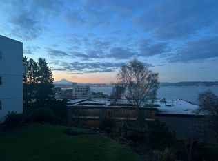 515 W Olympic Pl APT 2, Seattle, WA 98119