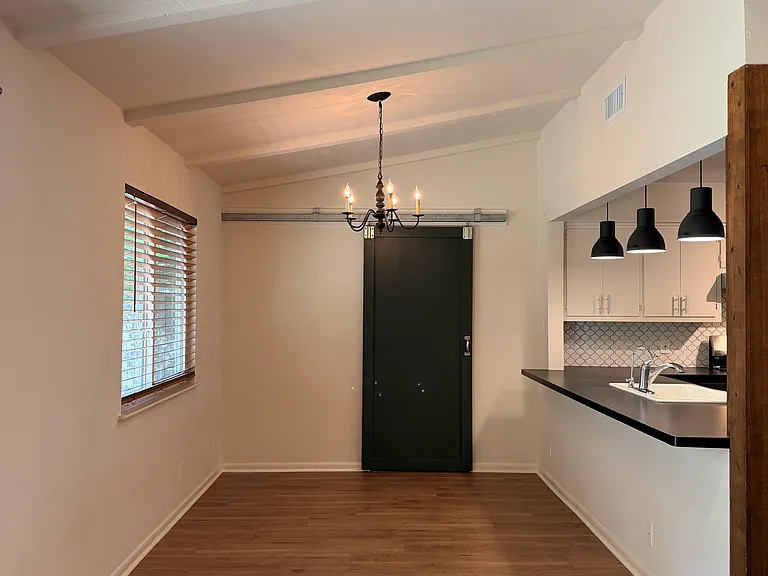 407 Heartwood Dr — Photo 4