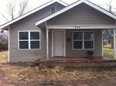 924 N Tucker Ave