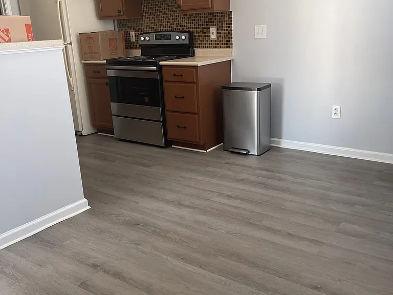 208 Evergreen Pl #208 — Photo 5