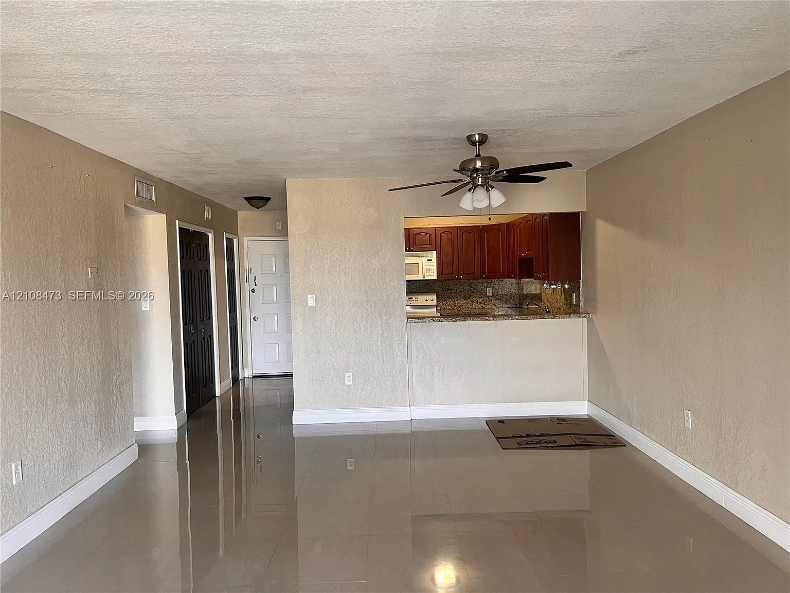 Coral Gate West Condo — Photo 1