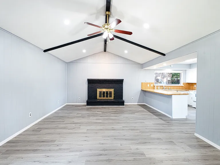 1506 Trowbridge St — Photo 6