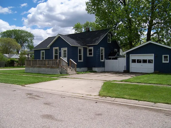 103 16th St, Port Huron, MI 48060