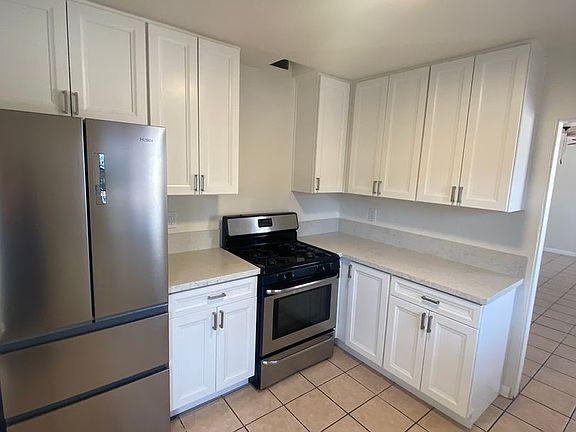 4th image of 2519 Congress St #0