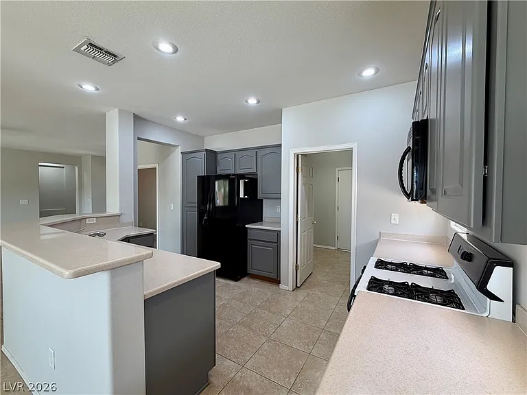 2895 Maffie St — Photo 12