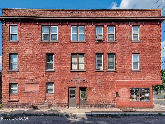 3rd image of 160 N Washington St