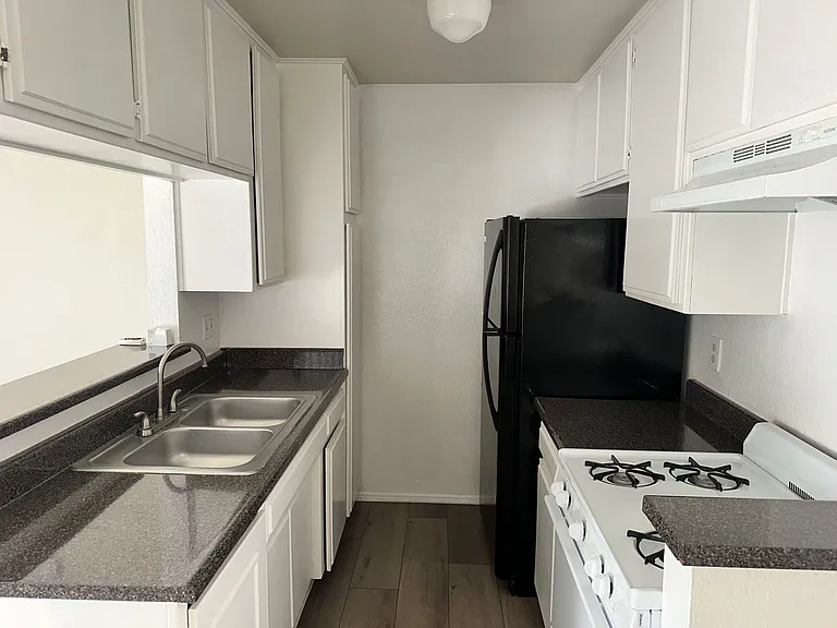 Saticoy Carriage House LLC — Photo 7