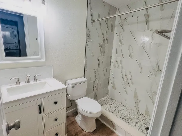 2918 Forrestal Ct — Photo 9