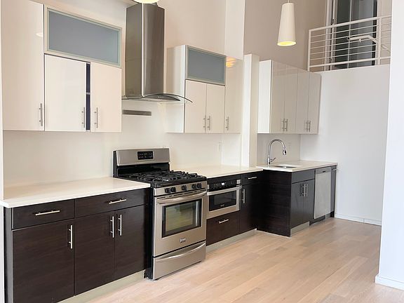4th image of 728 Market St #305
