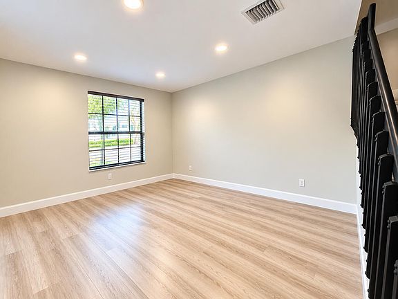 5th image of 9326 W 33RD Lane