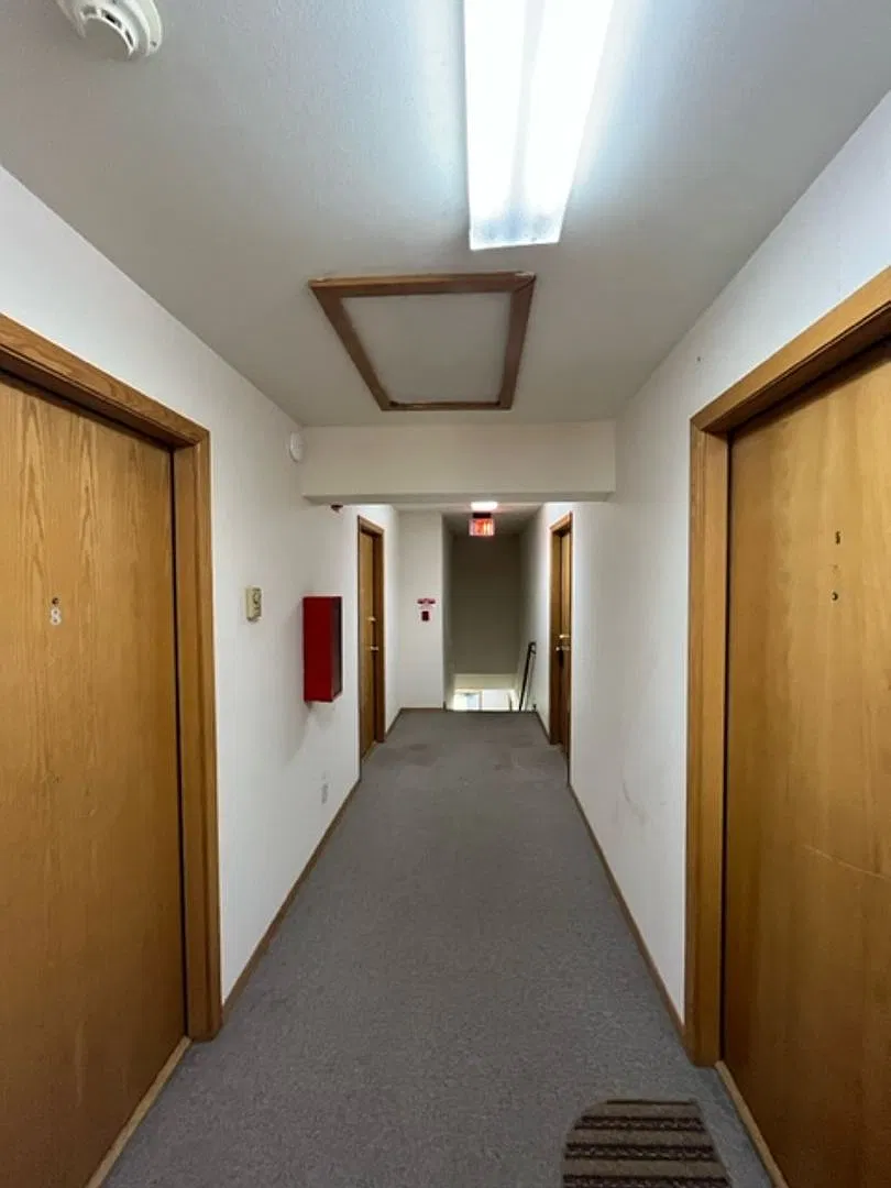 '027 — Photo 2