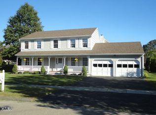 10 Boulder Ridge Rd, Stratford, CT 06614